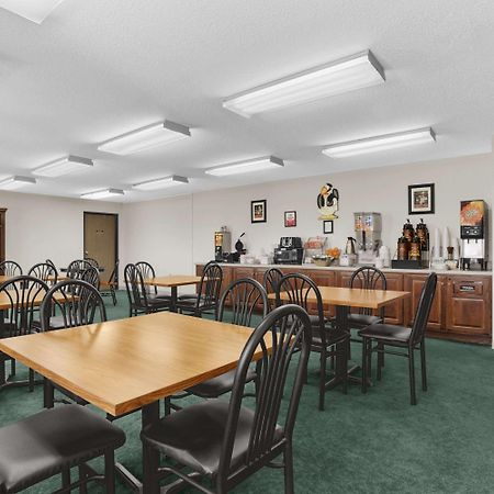 מלון Super 8 By Wyndham Washington מראה חיצוני תמונה