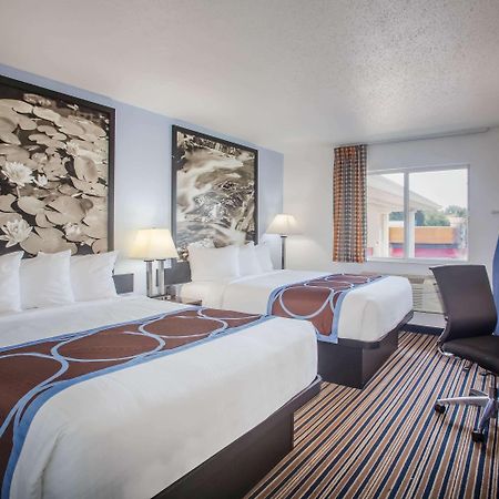 מלון Super 8 By Wyndham Washington מראה חיצוני תמונה