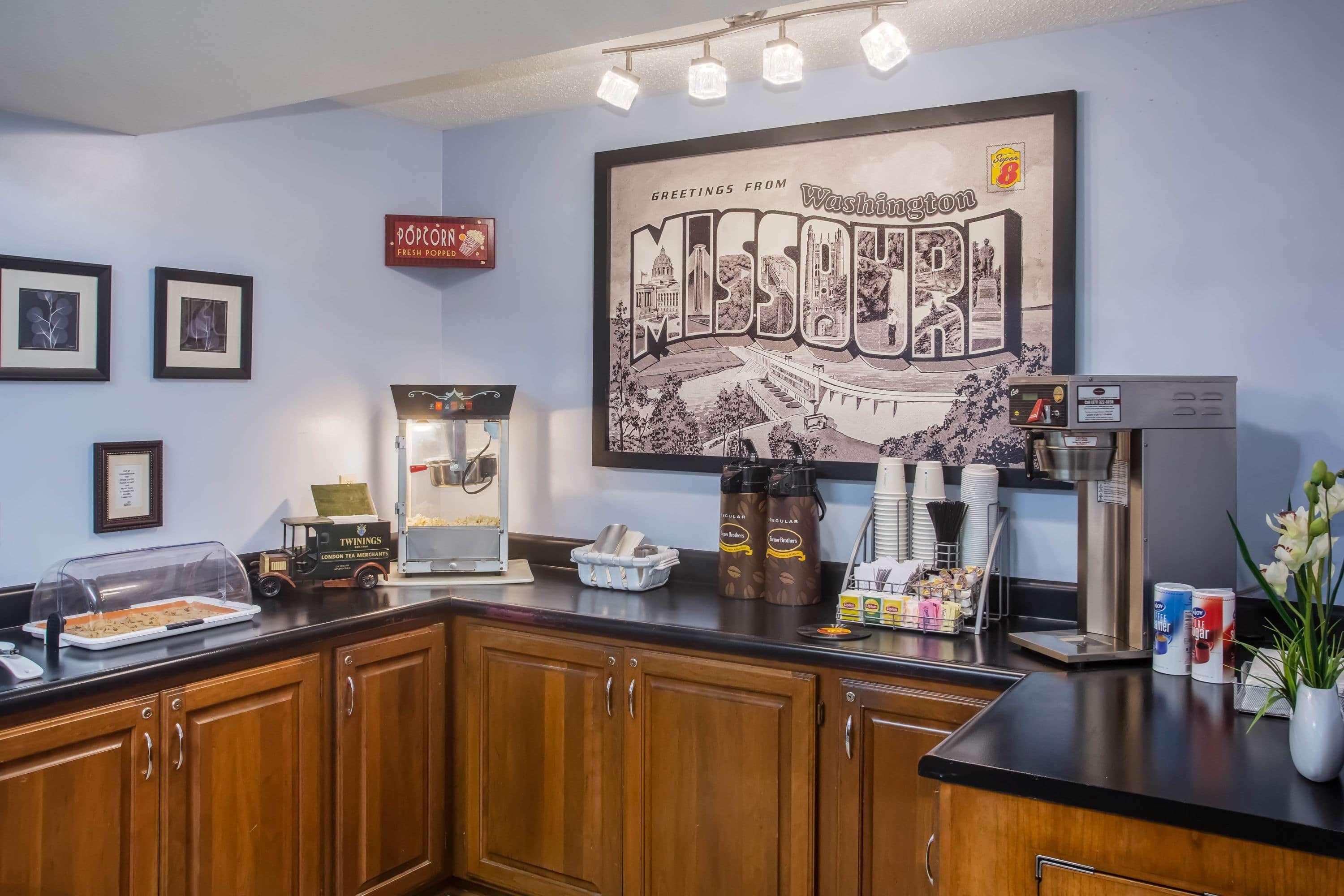 מלון Super 8 By Wyndham Washington מראה חיצוני תמונה