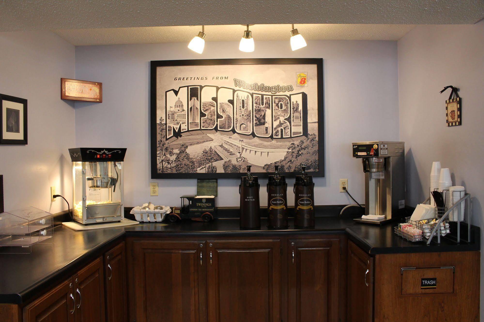 מלון Super 8 By Wyndham Washington מראה חיצוני תמונה
